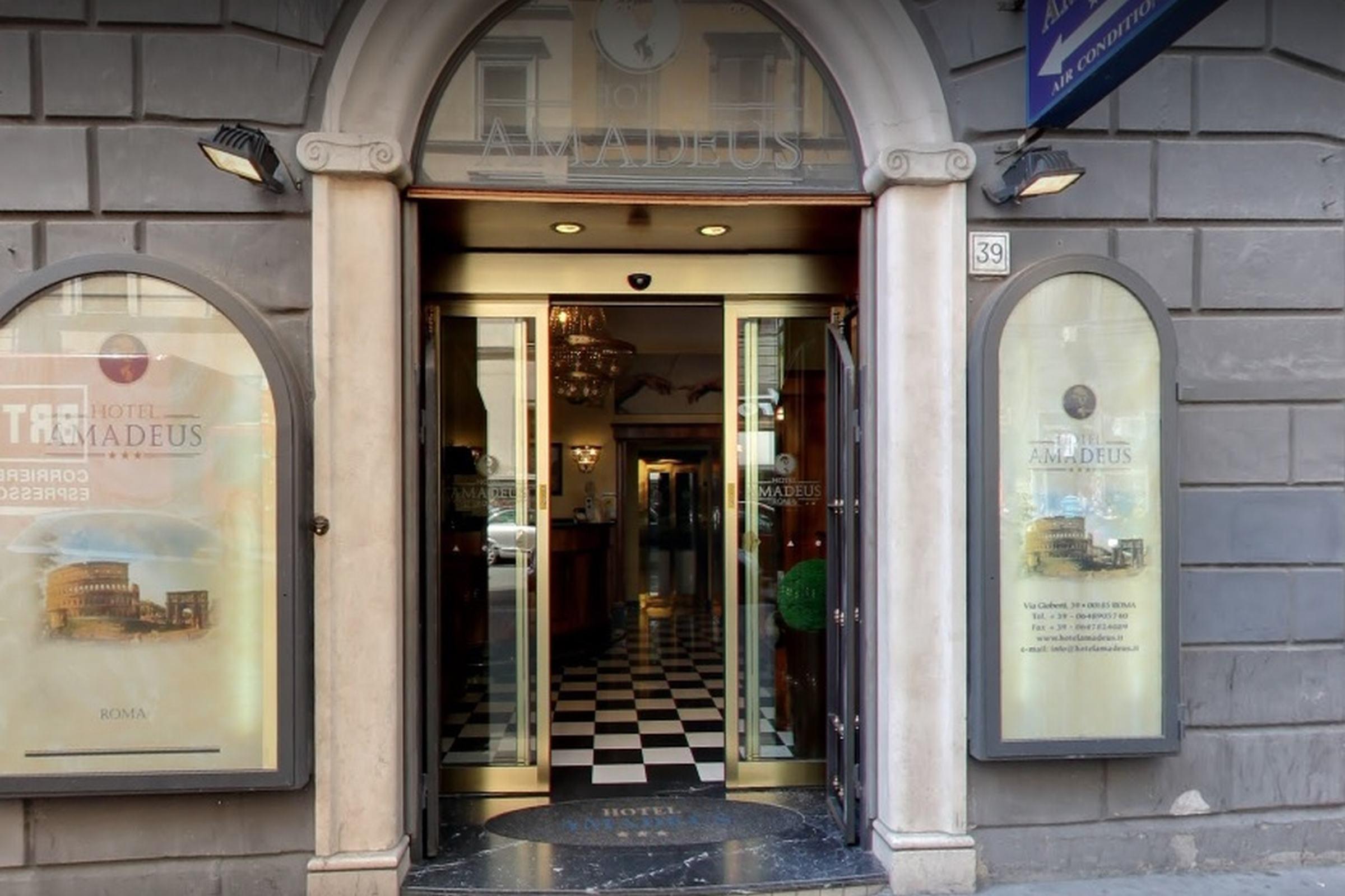 Hotel Amadeus Ρώμη Εξωτερικό φωτογραφία