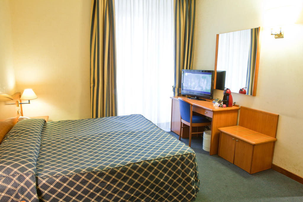 Hotel Amadeus Ρώμη Δωμάτιο φωτογραφία